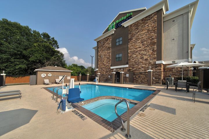 Pool 20 of 87