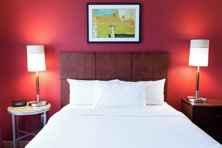 Room 10 of 26