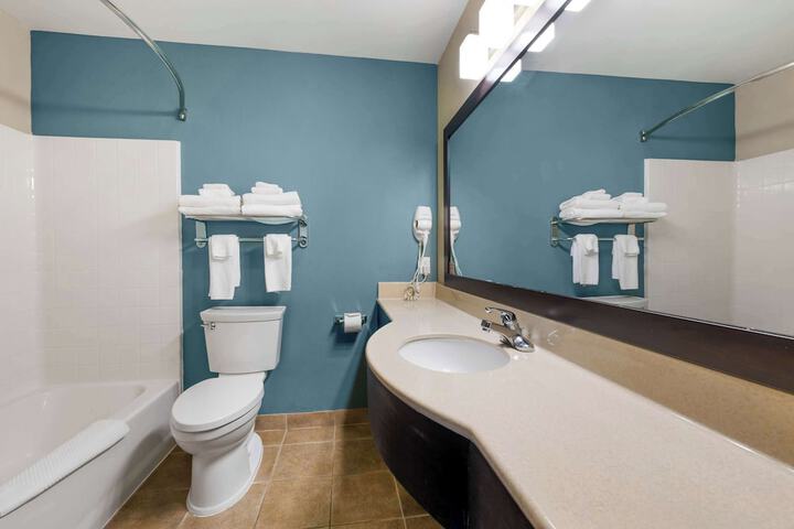 Sleep Inn & Suites Hays I-70