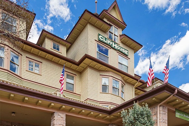 Hotel 3 of 75