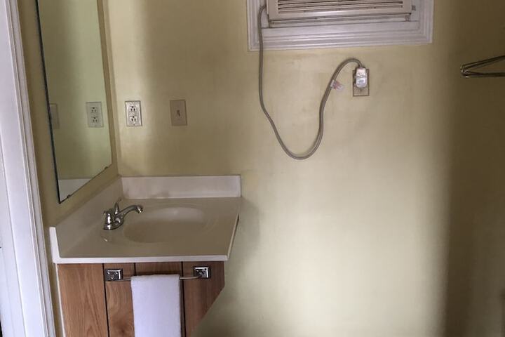 Room 17 of 17
