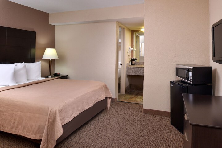 Room 43 of 65