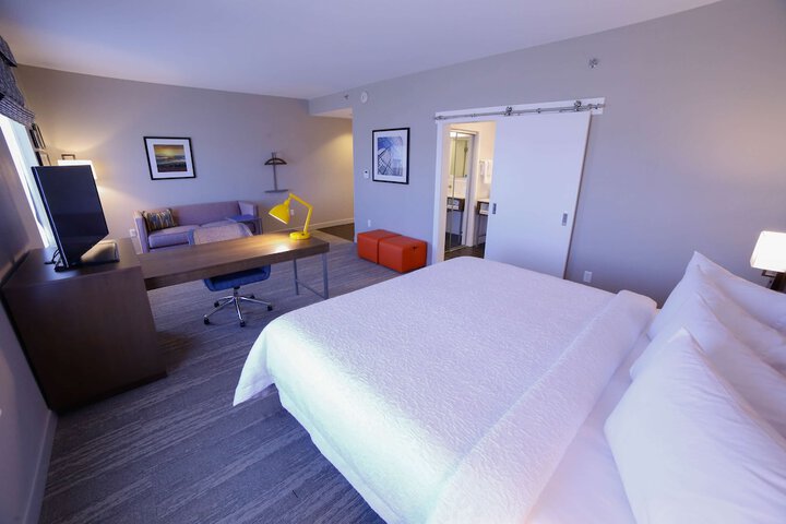Hampton Inn & Suites Forest City