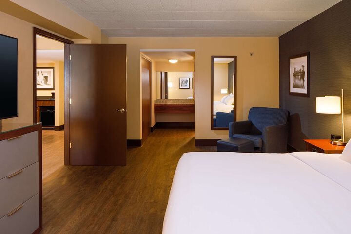 DoubleTree by Hilton Pittsburgh - Cranberry