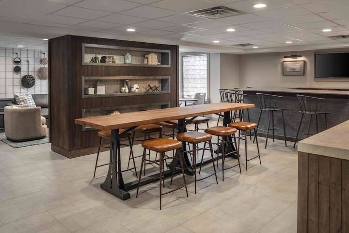Holiday Inn Express South Burlington Downtown by IHG