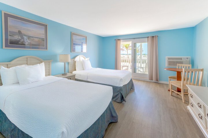Drifting Sands Oceanfront Hotel