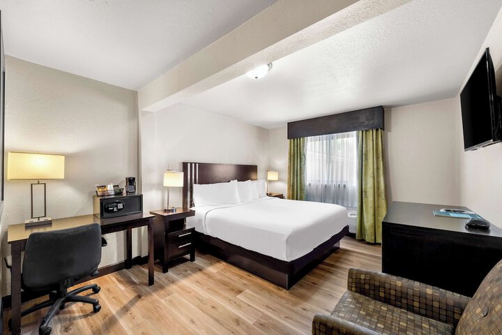 Room 37 of 42