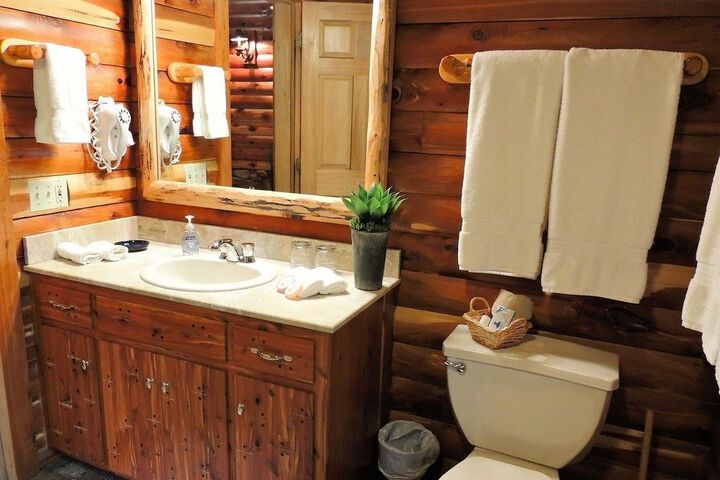 DONNAS PREMIER LODGING