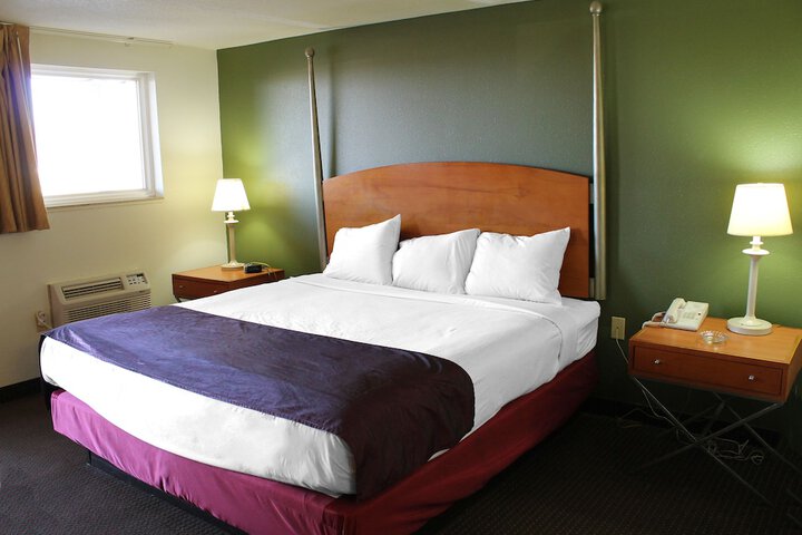 Room 6 of 19
