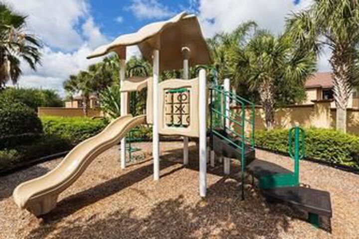 MARVELOUS 4 Bedroom Holiday home by Follow the sun vacation Rentals
