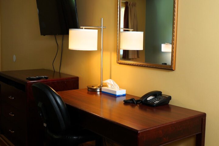 Room 28 of 125