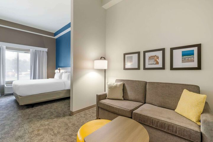 Room 17 of 32