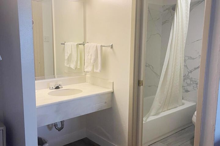 Room 5 of 22