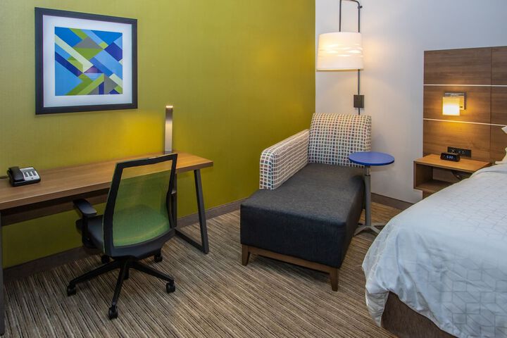 Room 48 of 135