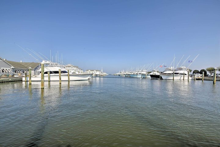 Manteo Waterfront Resort Home w / 30-ft Dock!