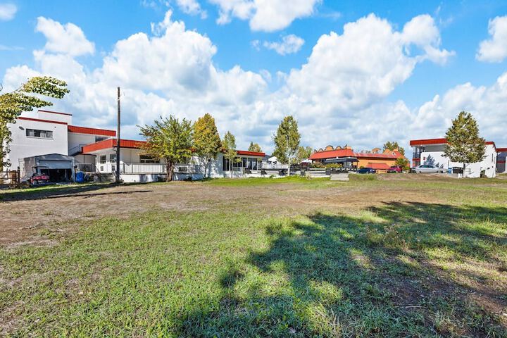 Red Arrow Inn & Suites a Travelodge by Wyndham