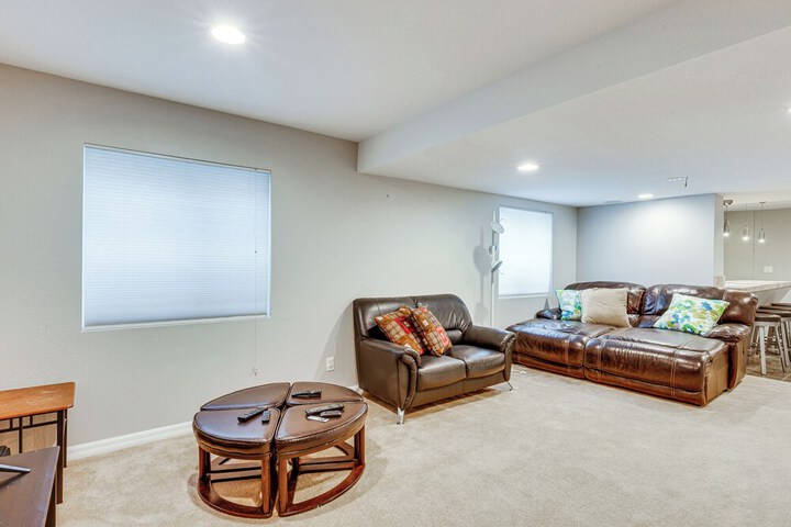 Fenced Yard & Trail Access: Dog-friendly Erie Home