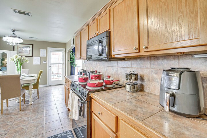 Spacious Family-friendly Home in Denham Springs!