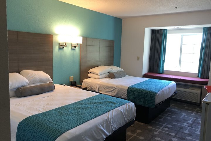 Red Lion Inn & Suites Elk Grove Village