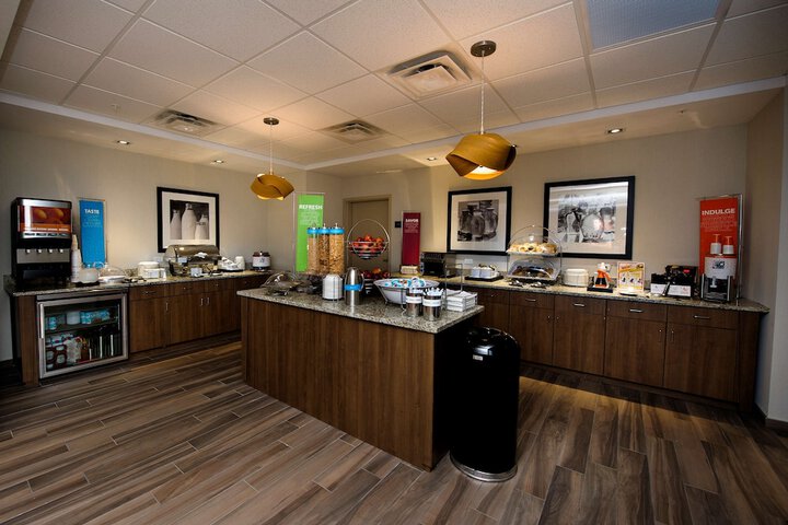 Hampton Inn & Suites by Hilton Truro
