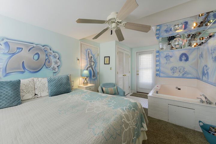 Room 40 of 77