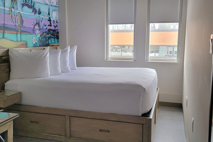 Room 9 of 15
