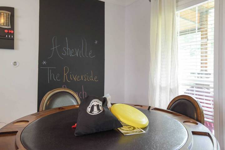 Riverside Ranch by Avantstay Mins to Downtown