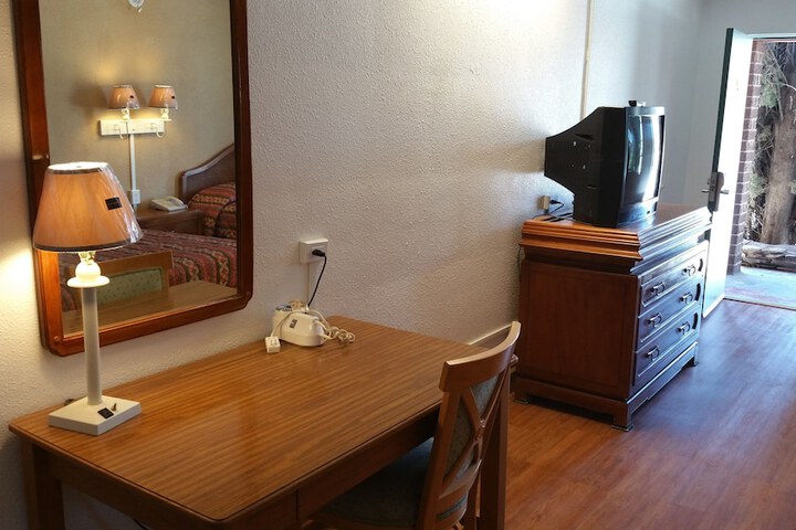 Room 13 of 14