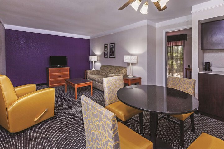 Room 26 of 63