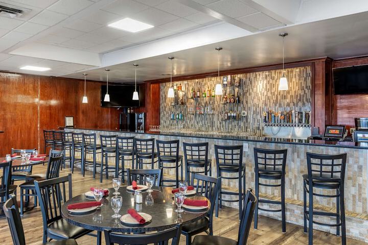 Best Western Plus Lake Front Hotel