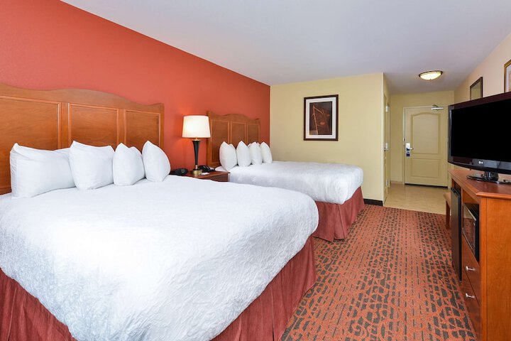 Hampton Inn Clinton IA