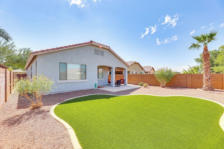 Near Parks & Golf: Maricopa Home w / Covered Patio!