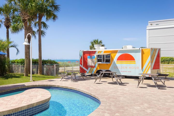 Hampton Inn & Suites Myrtle Beach / Oceanfront