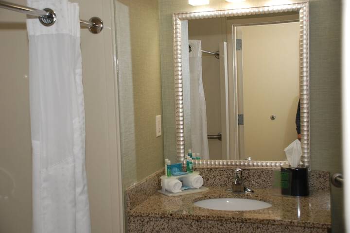 Holiday Inn Express & Suites Covington by IHG
