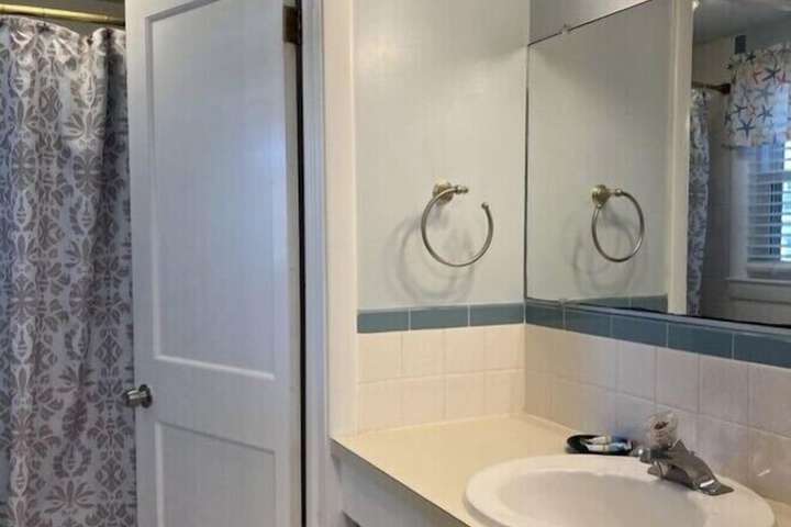 Room 127 of 230