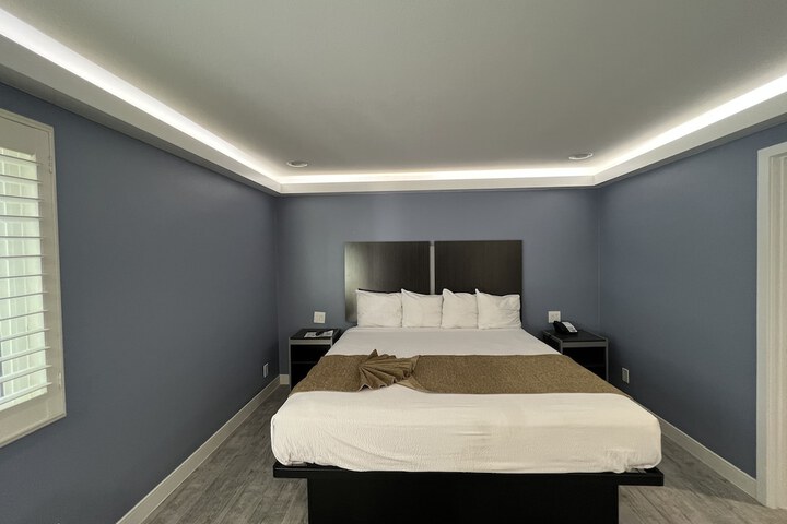 Deluxe Inn Hawthorne