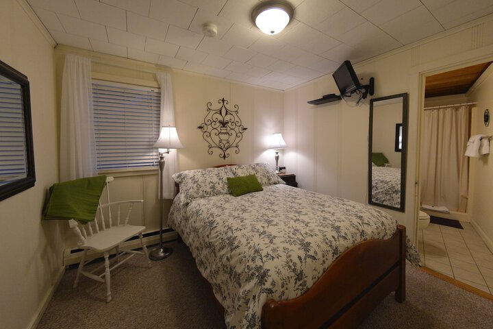 Room 13 of 38