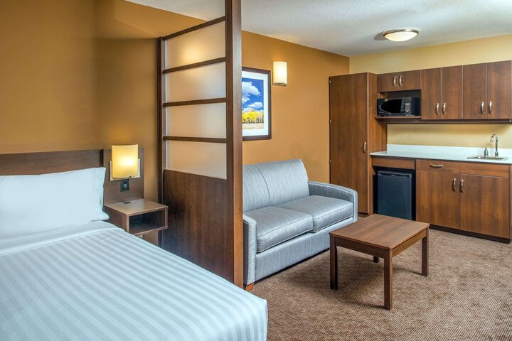 Room 10 of 22