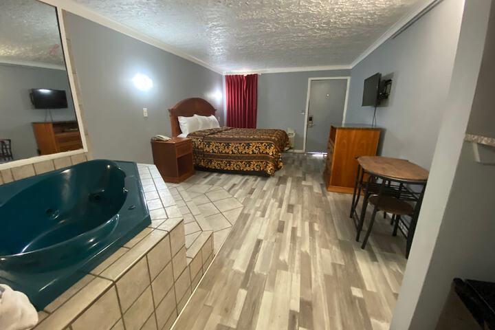 Room 17 of 19