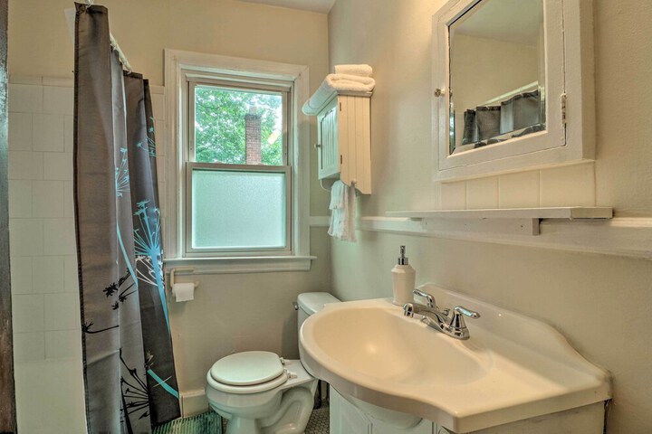 Cozy Duplex: Half Mi to Magic Bag & Woodward Ave!