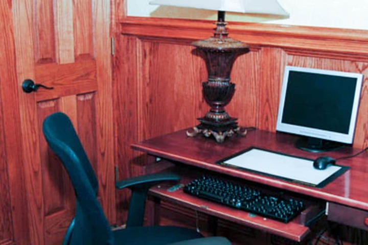 Business Center 22 of 24