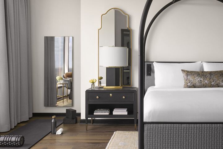 Room 46 of 100