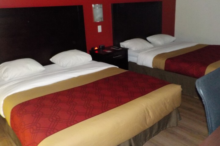 Room 27 of 43