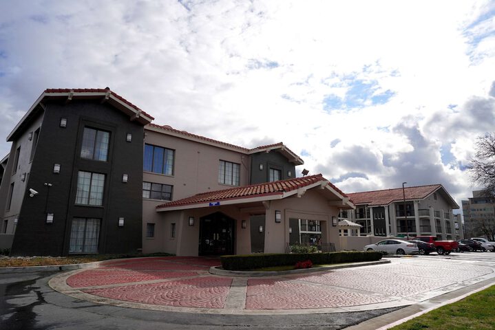 Hotel 3 of 61