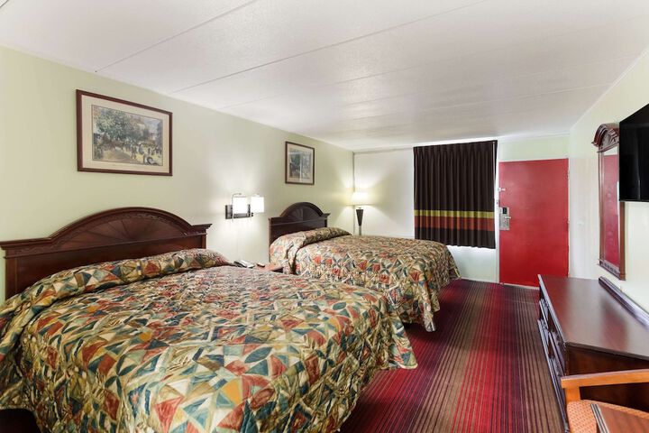 Room 33 of 43