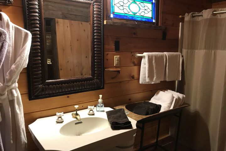 Room 14 of 22