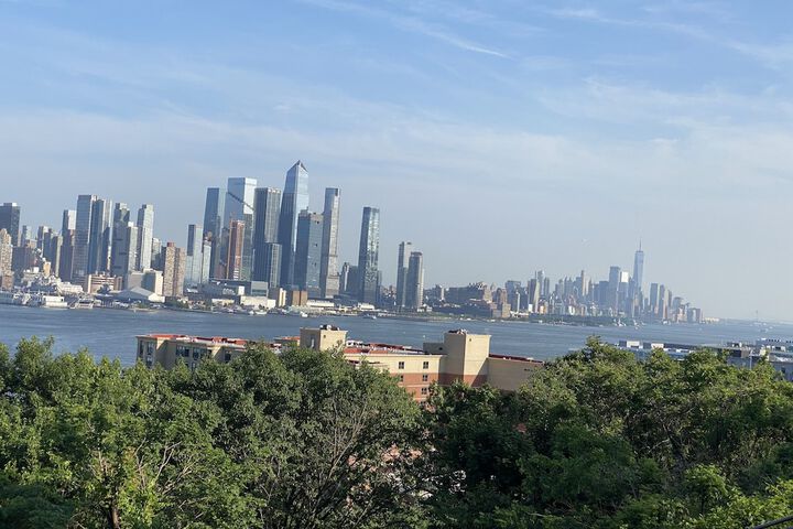 1 Lovely 2 Bedrooms Rental in West New York Nj