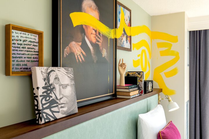 Room 21 of 34