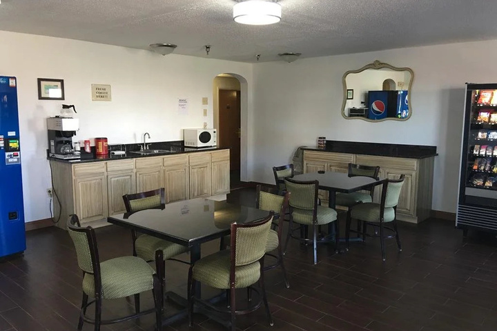 Arlington Inn & Suites