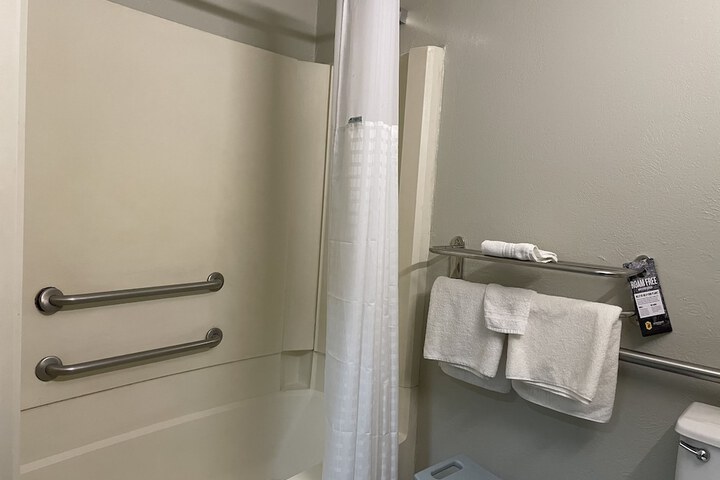 Room 27 of 54